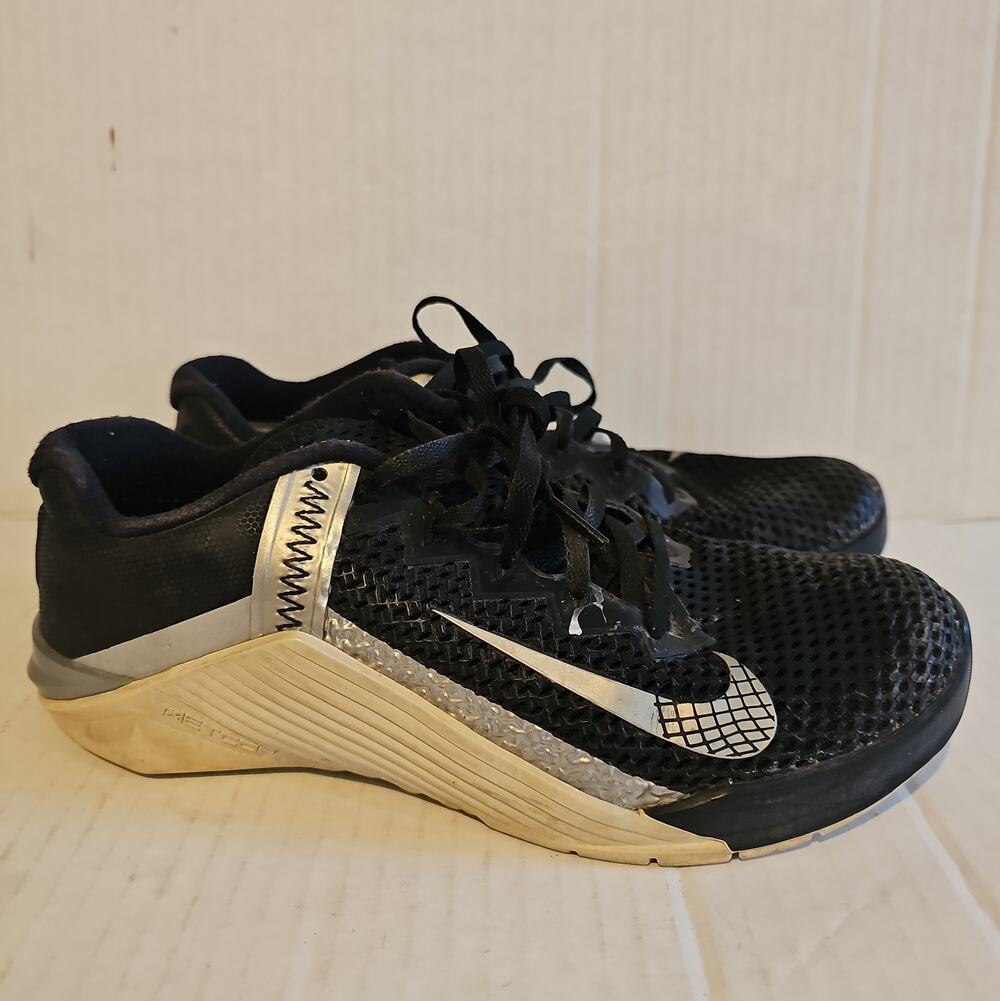 Size 7.5 - Nike Metcon 6 Black Metallic Silver Women's Pre-owned Training Shoes